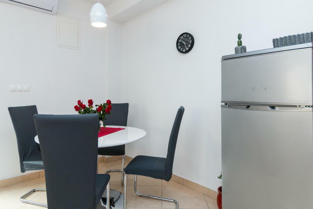 Apartment Jurasin Kaštela 外观 照片